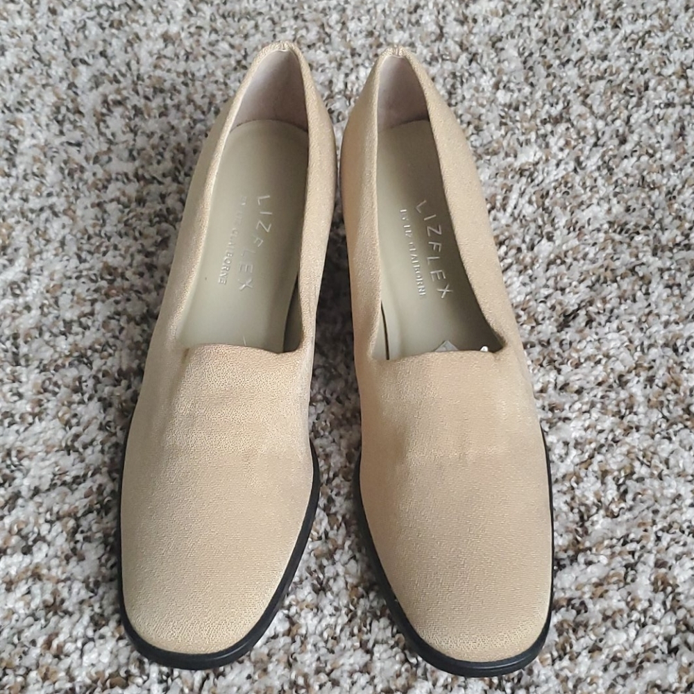 Beige tan Lizflex pumps size 6.5